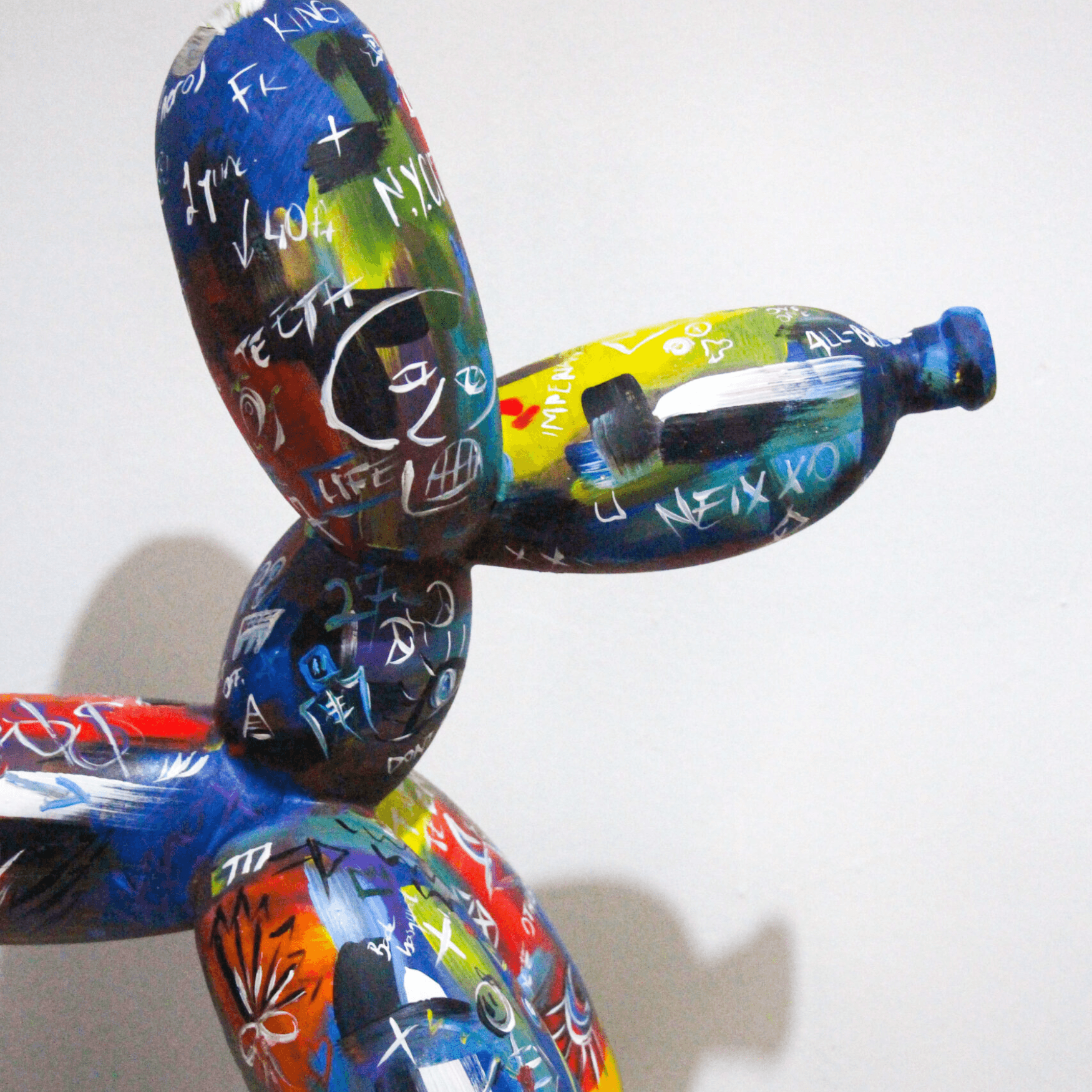 Balloon Dog – Basquiat Sculpture - vinterro