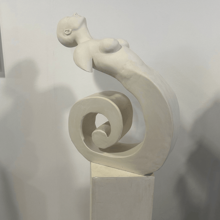 Design Abstract Woman Sculpture - vinterro
