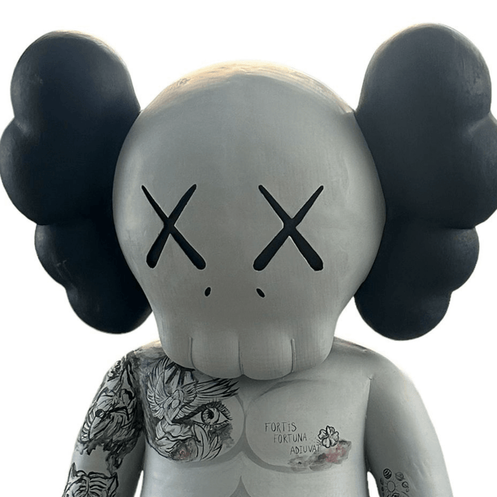 Design Kaws Tattoo Heykel - vinterro