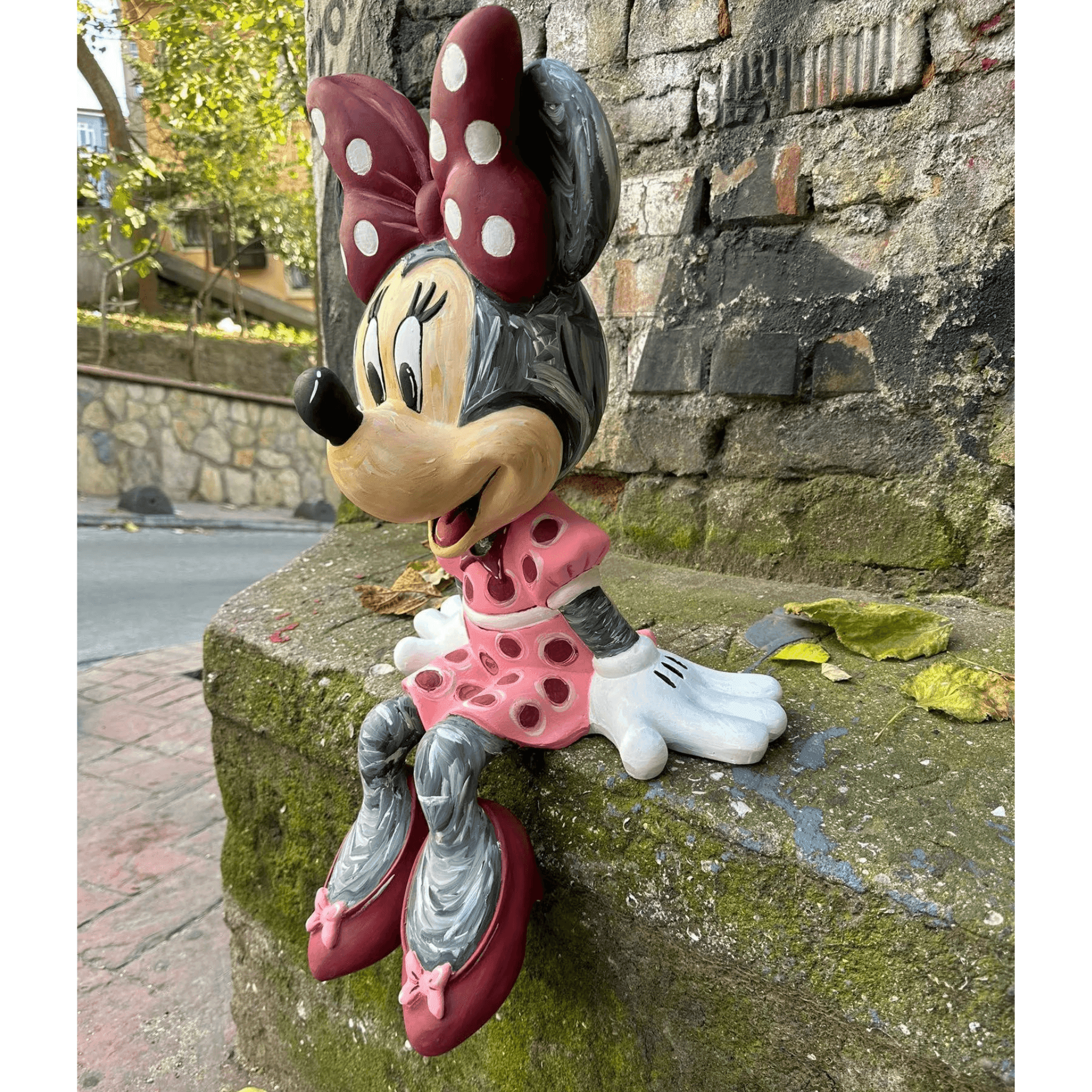 Design New Minnie Mouse Sculpture - vinterro