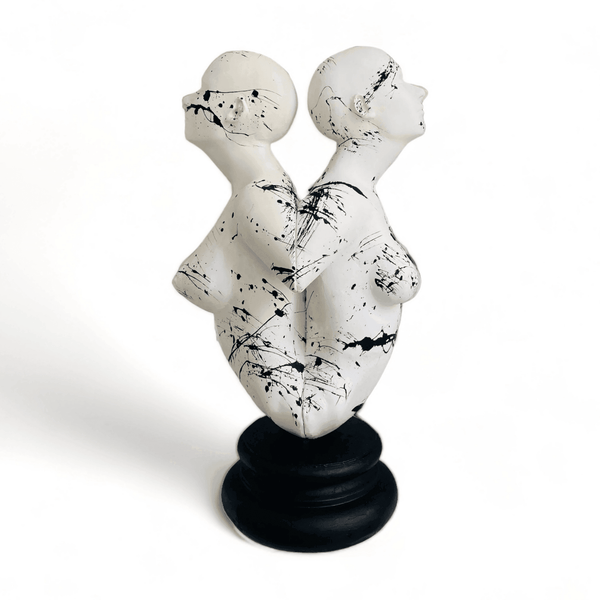 Design Two Foreigners Sculpture - vinterro