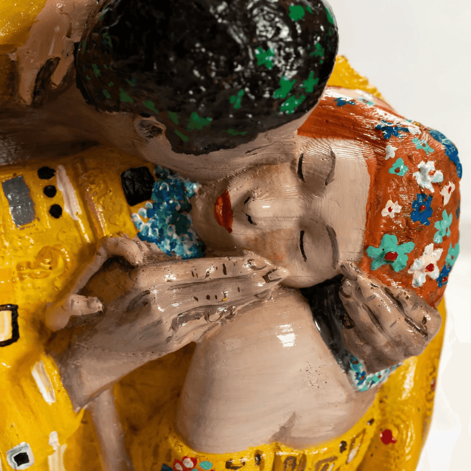 The Kiss Heykeli- Gustav Klimt - vinterro